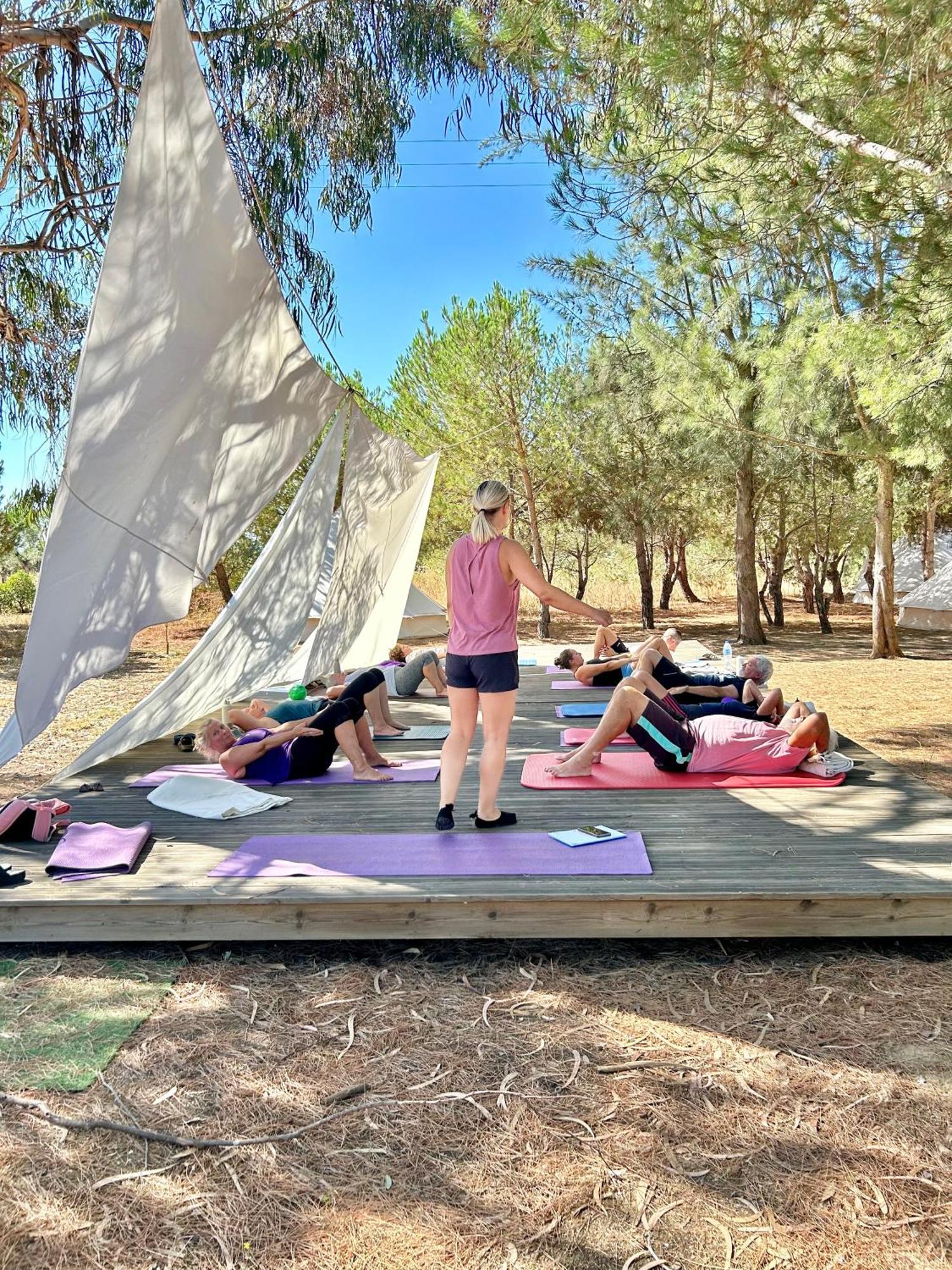 Glamping On Organic Yoga Farm With Natural Swimming Pool Near Beach มอนคาราปาโช ภายนอก รูปภาพ
